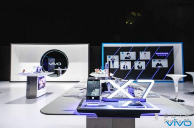 新品發(fā)布會(huì)產(chǎn)品展示區(qū)