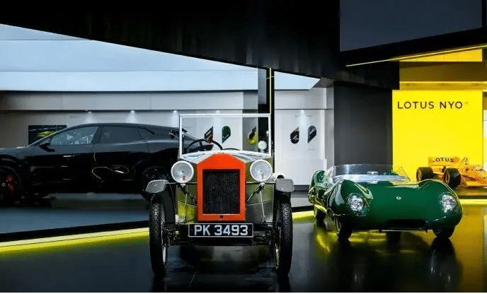 上海車展路特斯展臺(tái)活動(dòng)現(xiàn)場(chǎng)